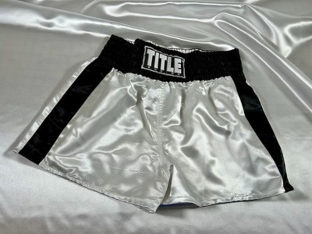 TITLE BOXING SATIN SHINY GLANZ VINTAGE STYLE  TRUNK MEN SIZE S WHITE & BLACK ALI